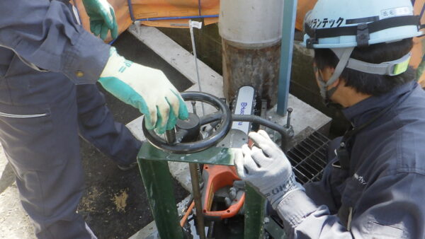 電柱ＩＮ工法を用いた元位置建替え工事（寝屋川市）