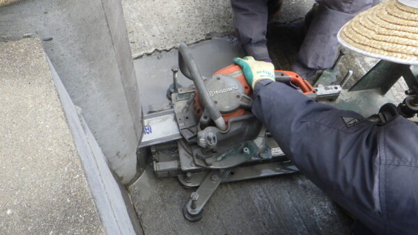 電柱ＩＮ工法を用いた元位置建替え工事（東大阪市）