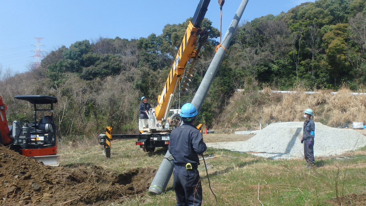 電柱建柱工事